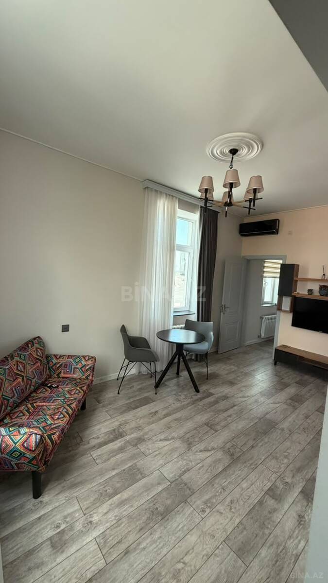 2 otaqlı köhnə tikili 60 m², Bayıl q.