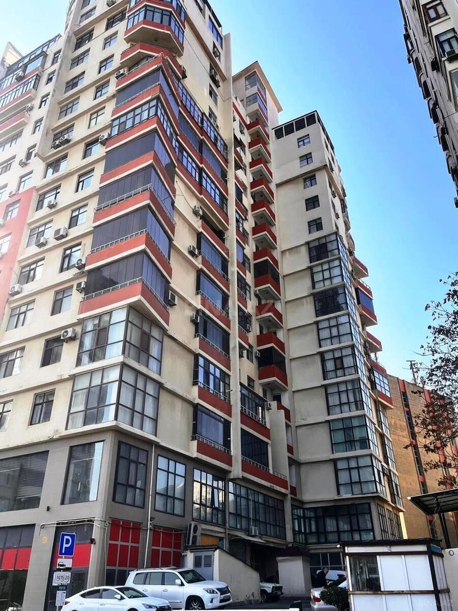 3 otaqlı yeni tikili 210 m², Elmlər Akademiyası m. - əsas şəkil