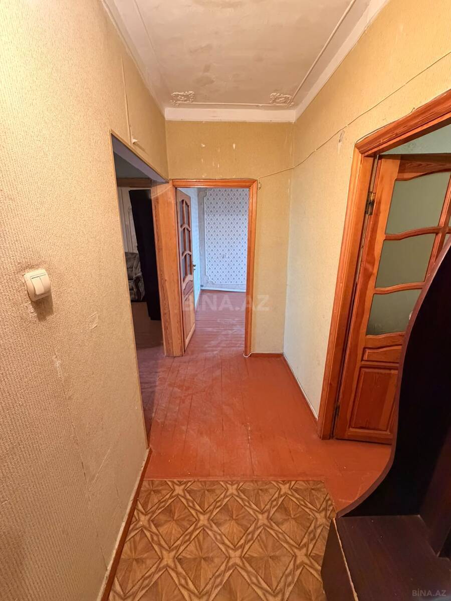 3 otaqlı köhnə tikili 80 m², Bakıxanov q.
