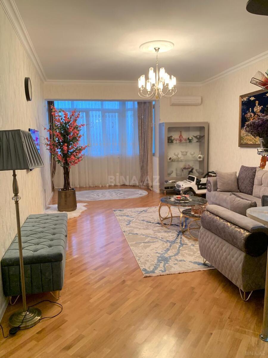 3 otaqlı yeni tikili 85 m², 8 Noyabr m.