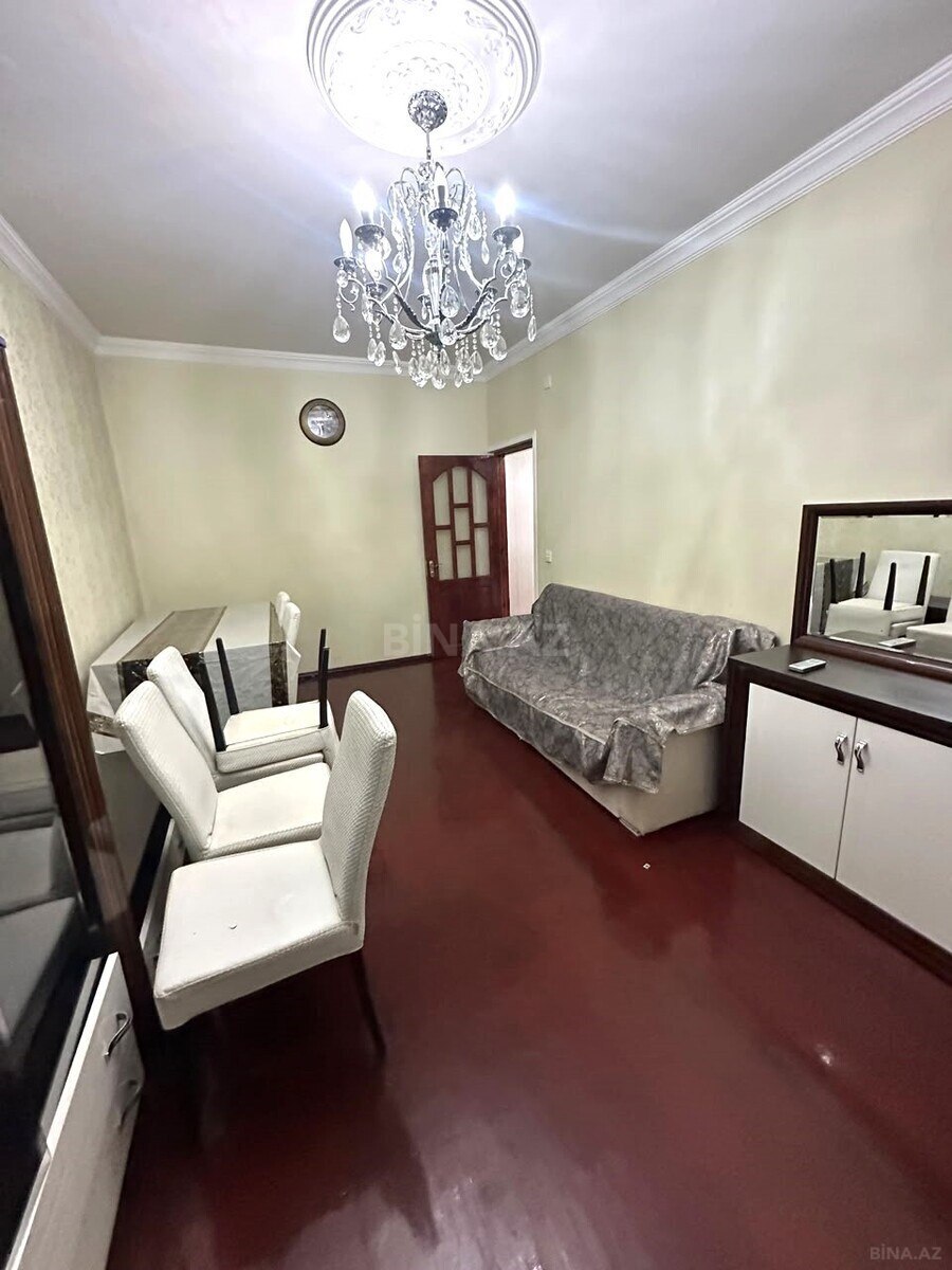 3 otaqlı köhnə tikili 90 m², Qara Qarayev m.