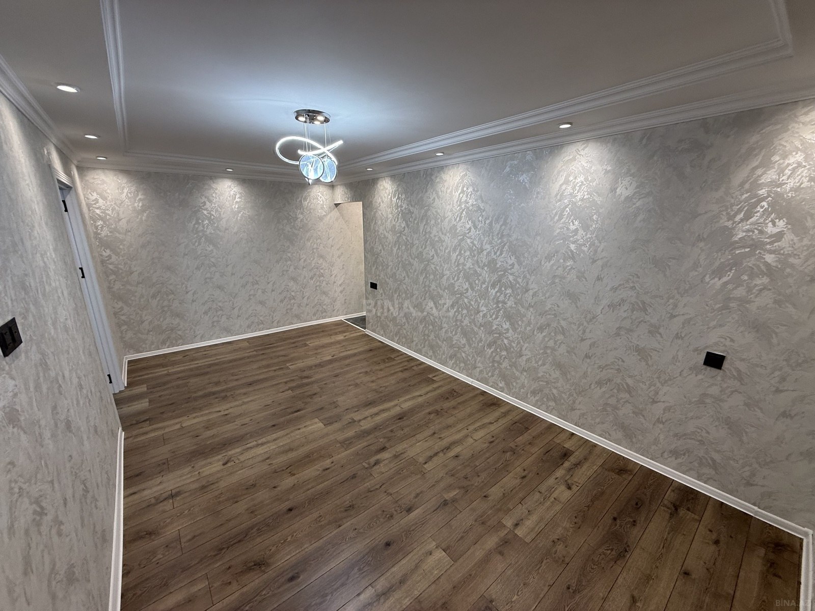 Satılır 3 otaqlı köhnə tikili 55 m², Neftçilər m. - şəkil 2