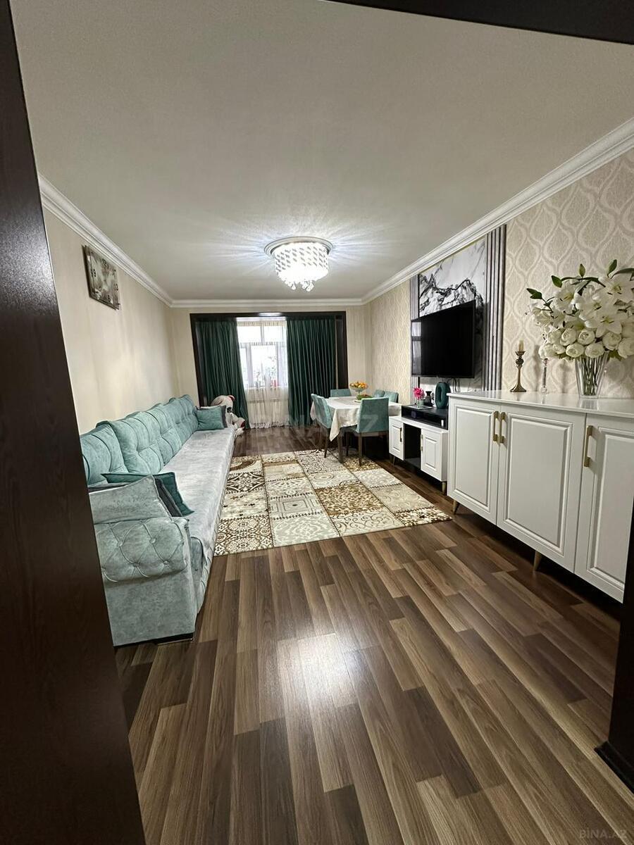 Satılır 3 otaqlı köhnə tikili 85 m², Bakıxanov q.