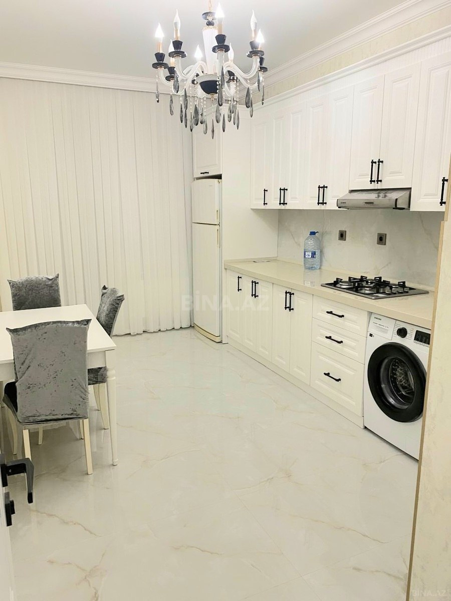 3 otaqlı yeni tikili 135 m², Qaraçuxur q.
