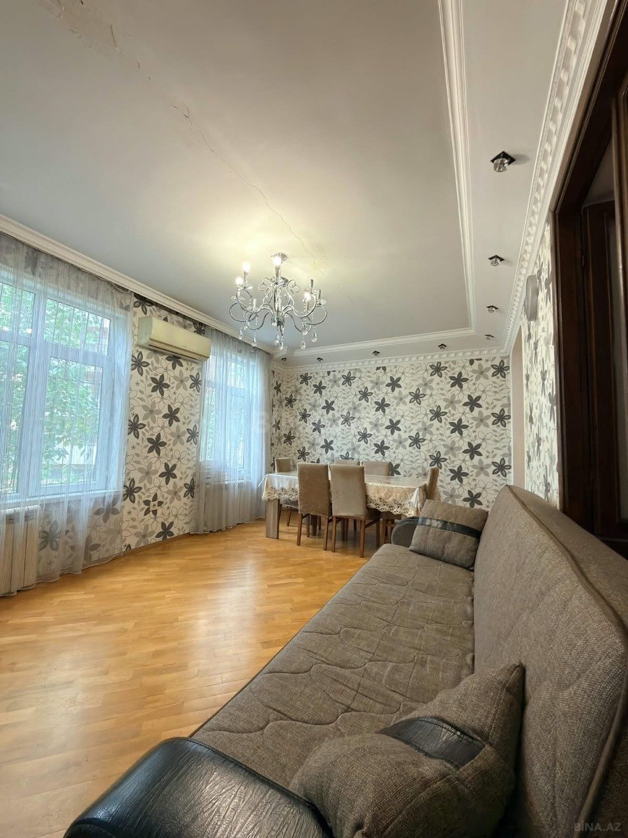 2 otaqlı köhnə tikili 45 m², Elmlər Akademiyası m.