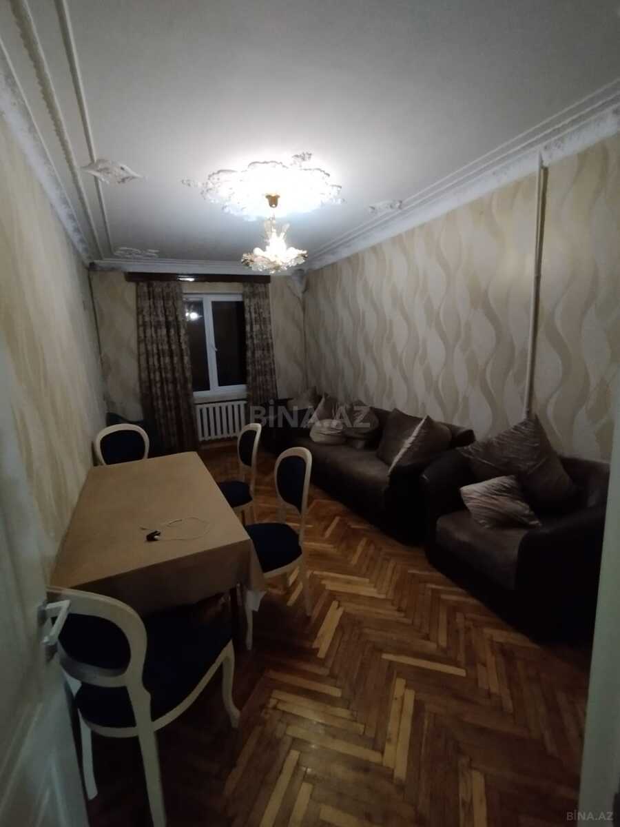 3 otaqlı köhnə tikili 80 m², Əhmədli m.