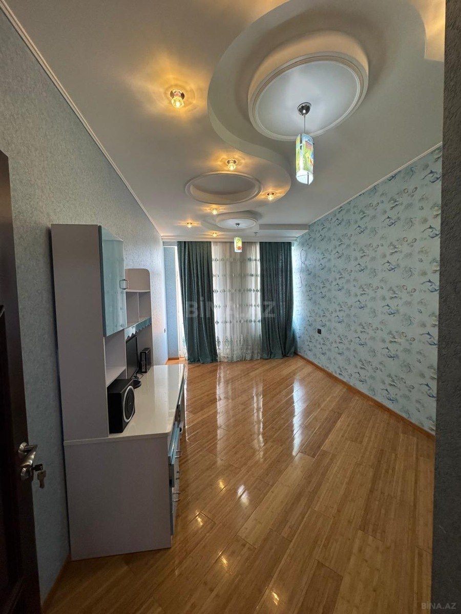 3 otaqlı yeni tikili 130 m², Yeni Günəşli q.