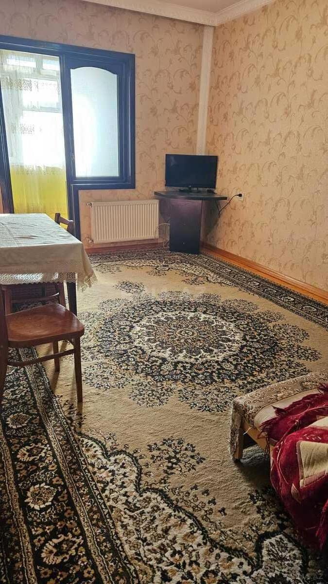 2 otaqlı köhnə tikili 60 m², Elmlər Akademiyası m.