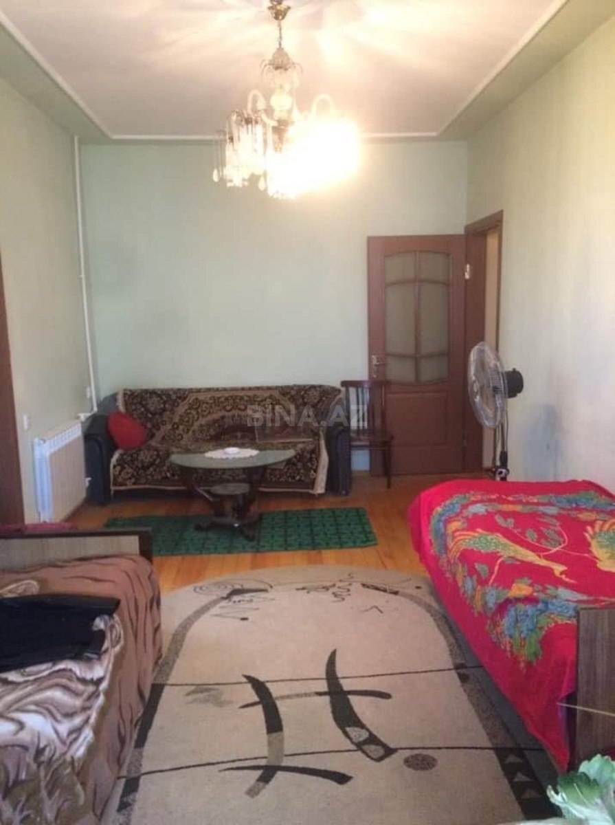 1 otaqlı köhnə tikili 60 m², Azadlıq Prospekti m.