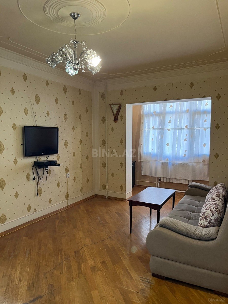 2 otaqlı köhnə tikili 70 m², Binəqədi r. - şəkil 2