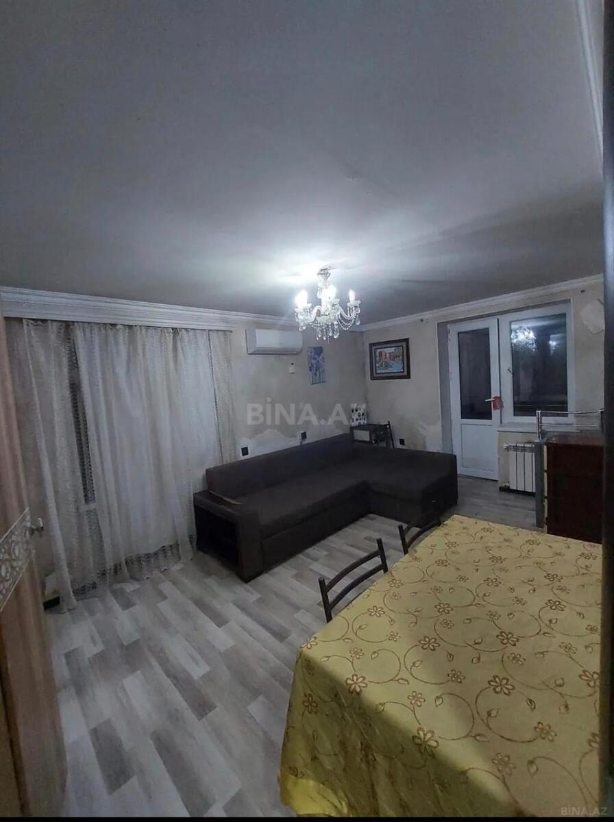 2 otaqlı köhnə tikili 35 m², İnşaatçılar m.