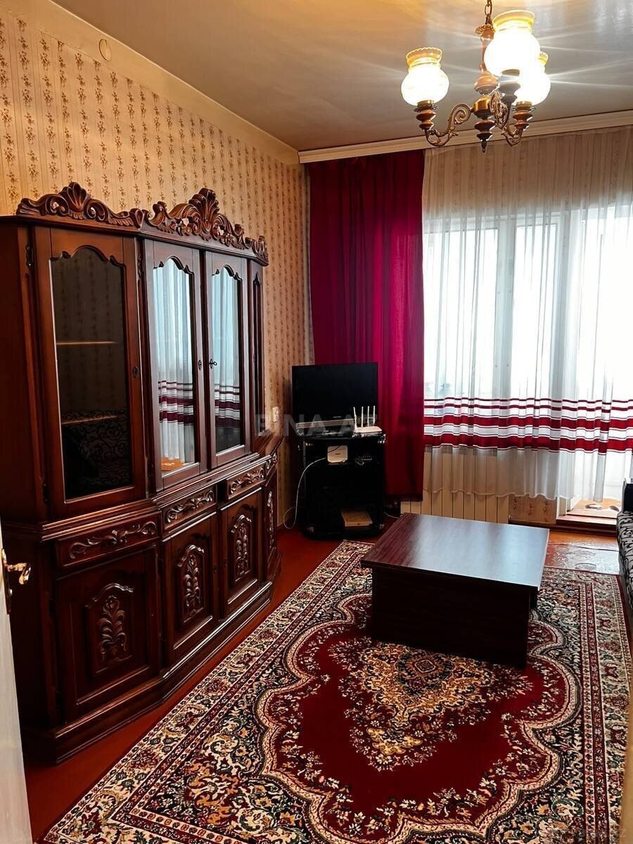 Satılır 3 otaqlı köhnə tikili 90 m², Nəsimi m.