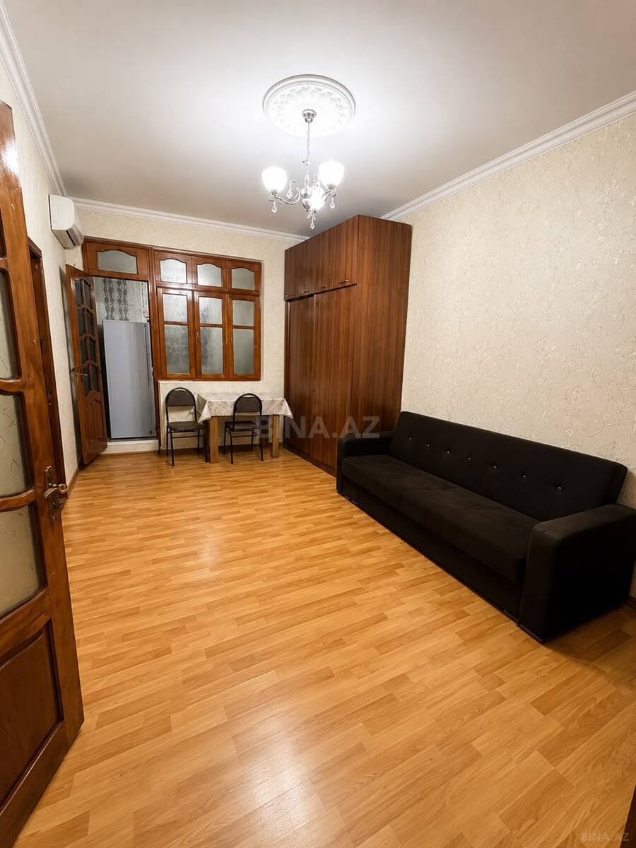 2 otaqlı köhnə tikili 45 m², Memar Əcəmi m.