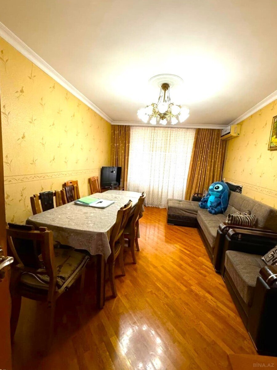 Satılır 3 otaqlı köhnə tikili 70 m², Gənclik m.