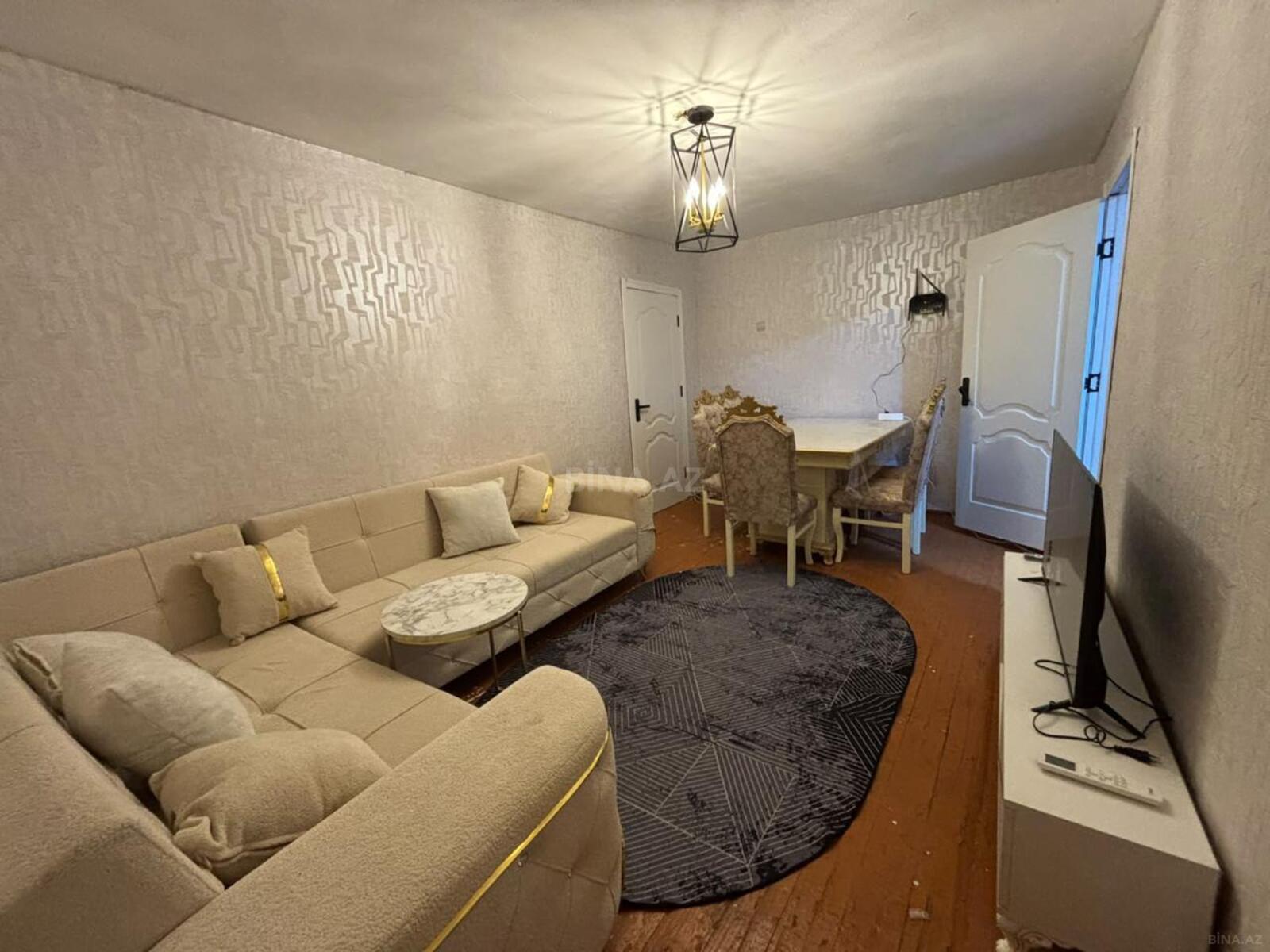 2 otaqlı köhnə tikili 60 m², Elmlər Akademiyası m.