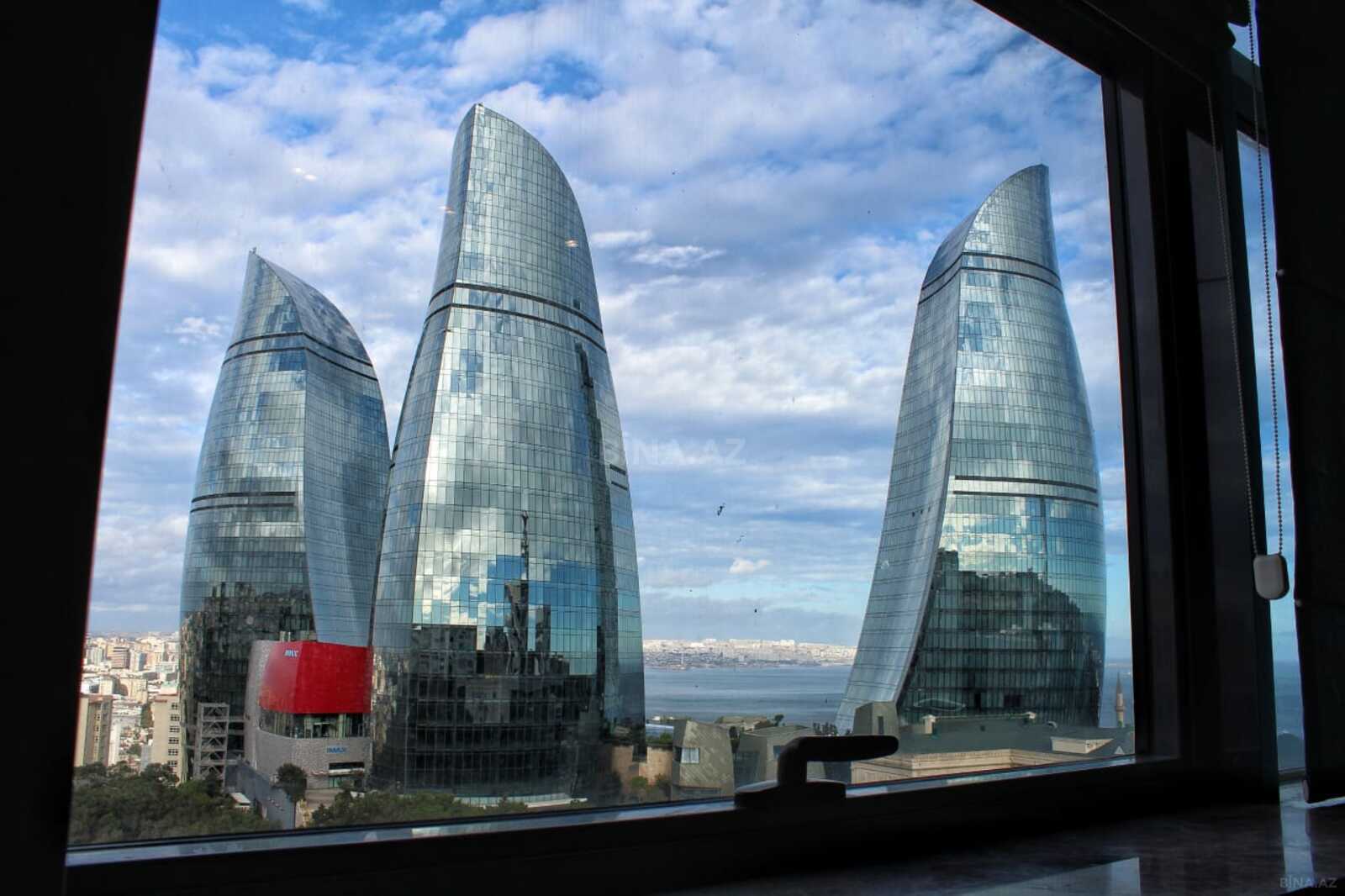 2 otaqlı köhnə tikili 75 m², Bayıl q.