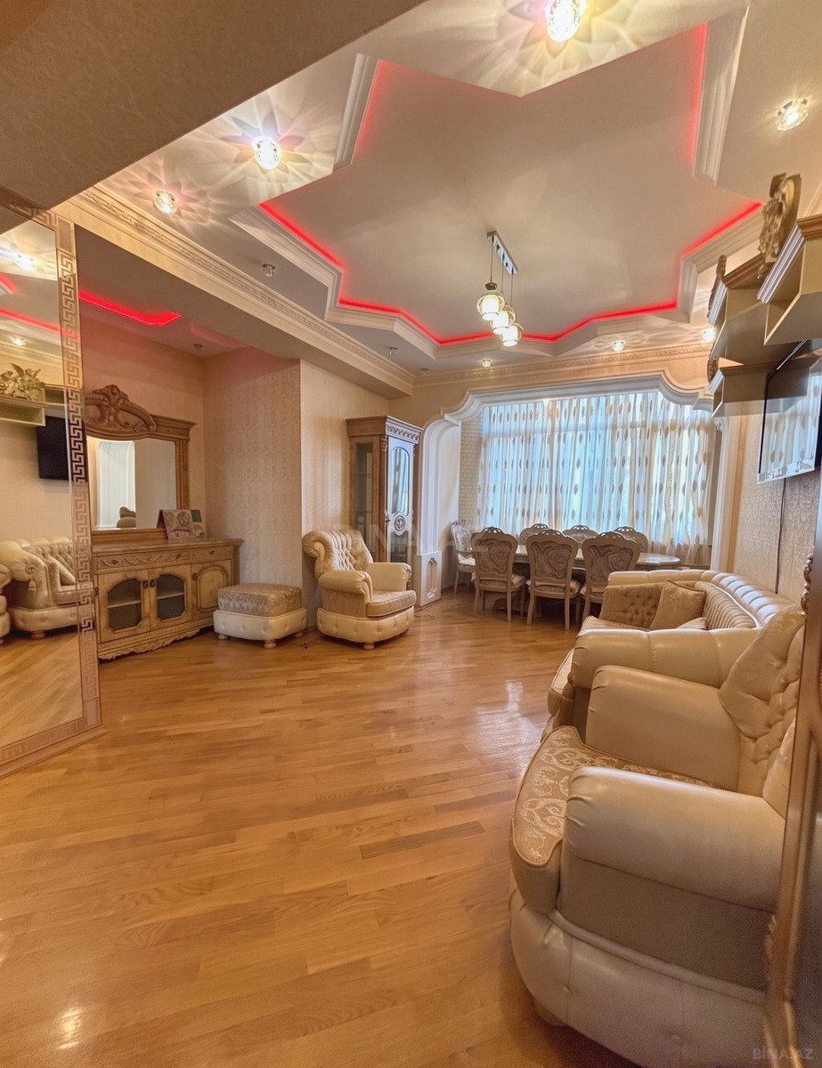 4 otaqlı yeni tikili 160 m², Şah İsmayıl Xətai m.