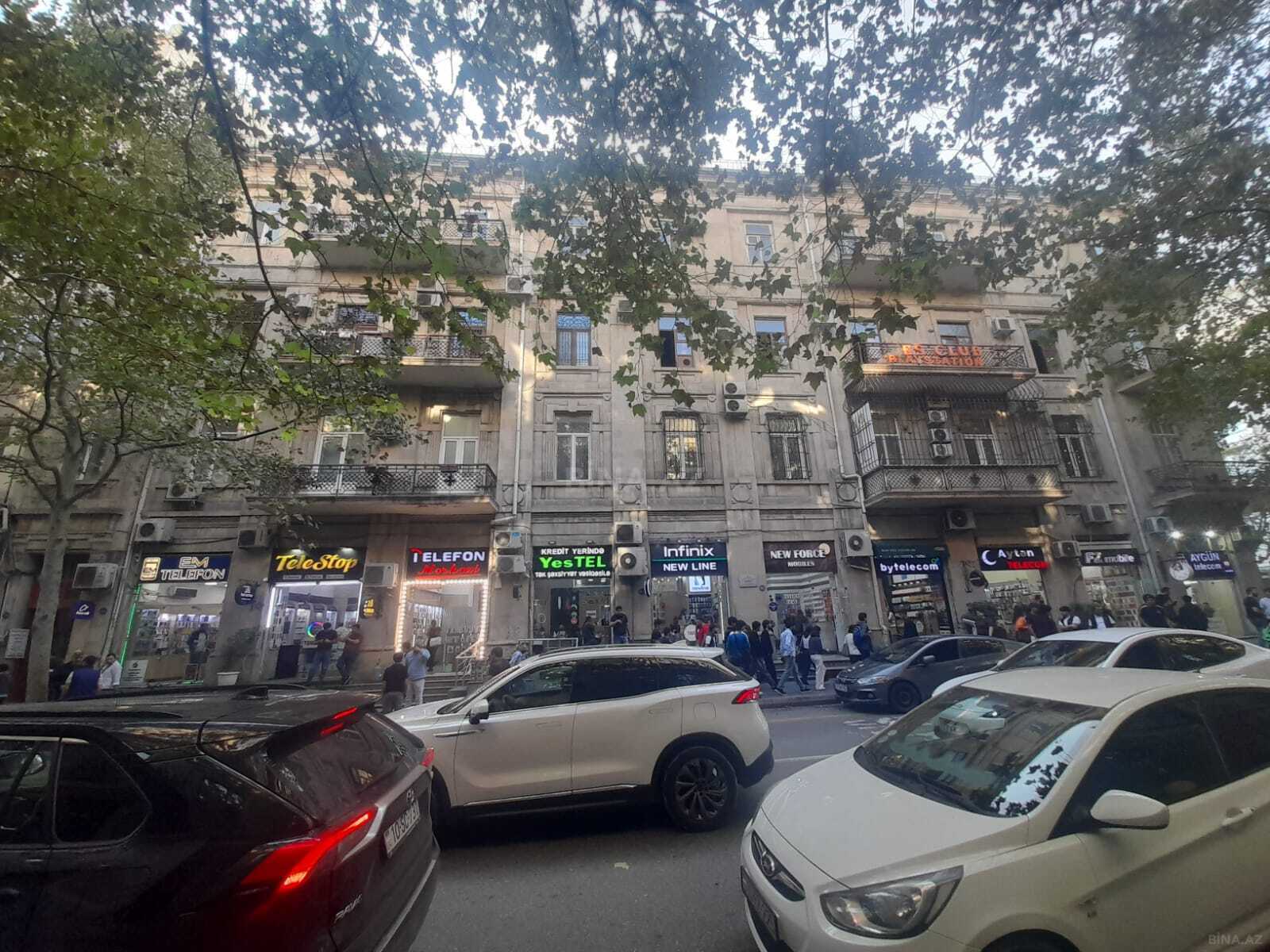 3 otaqlı köhnə tikili 97 m², 28 May m.