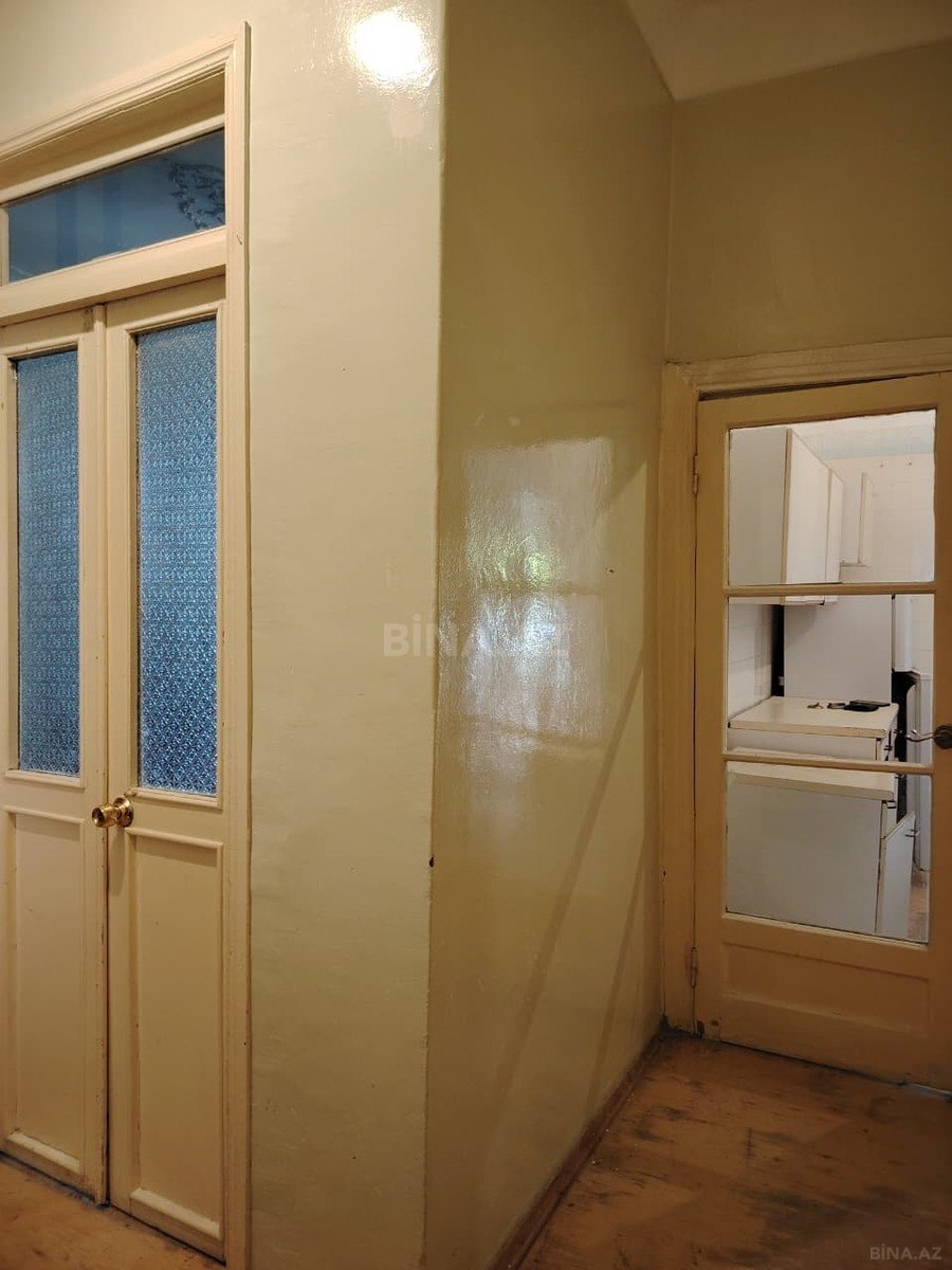 2 otaqlı köhnə tikili 60 m², Bakıxanov q. - əsas şəkil