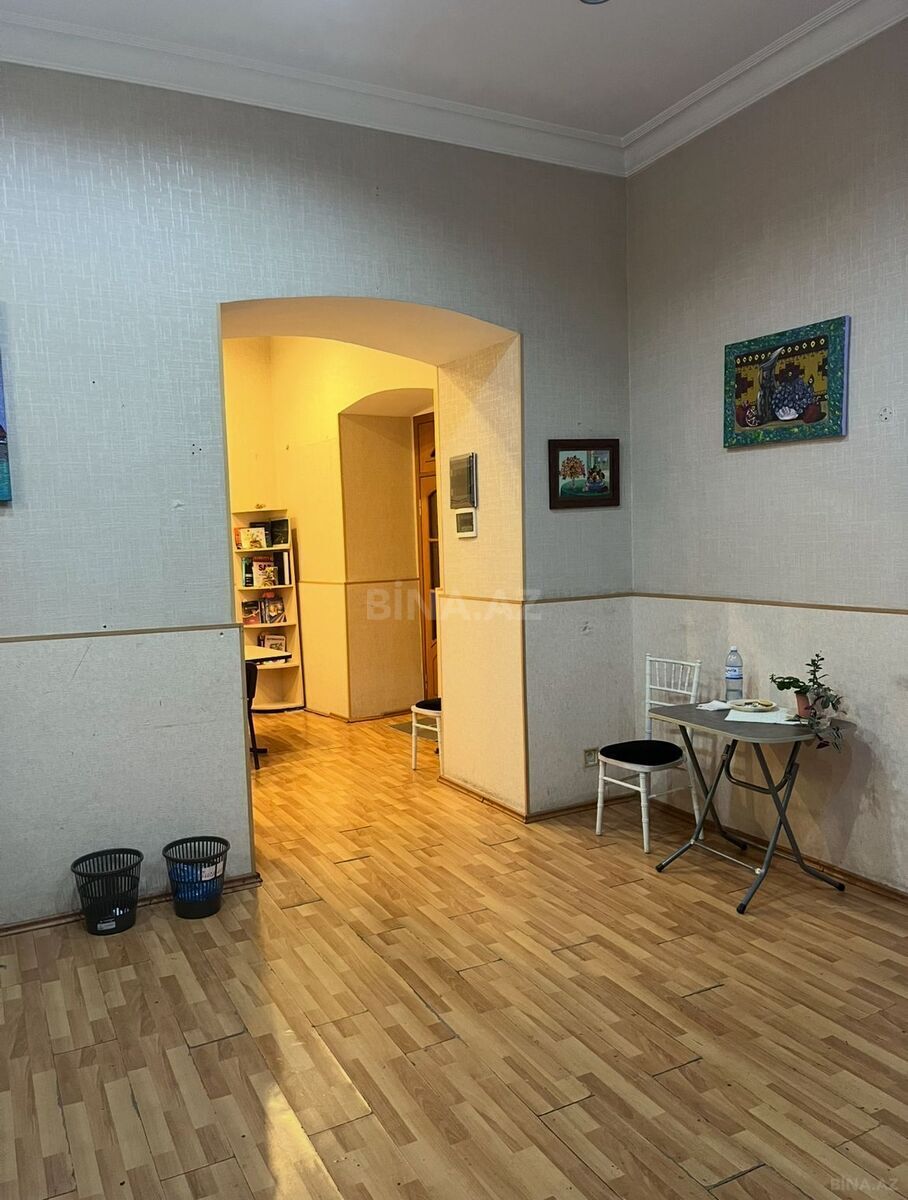 Satılır 3 otaqlı köhnə tikili 65 m², İçəri Şəhər m. - şəkil 2