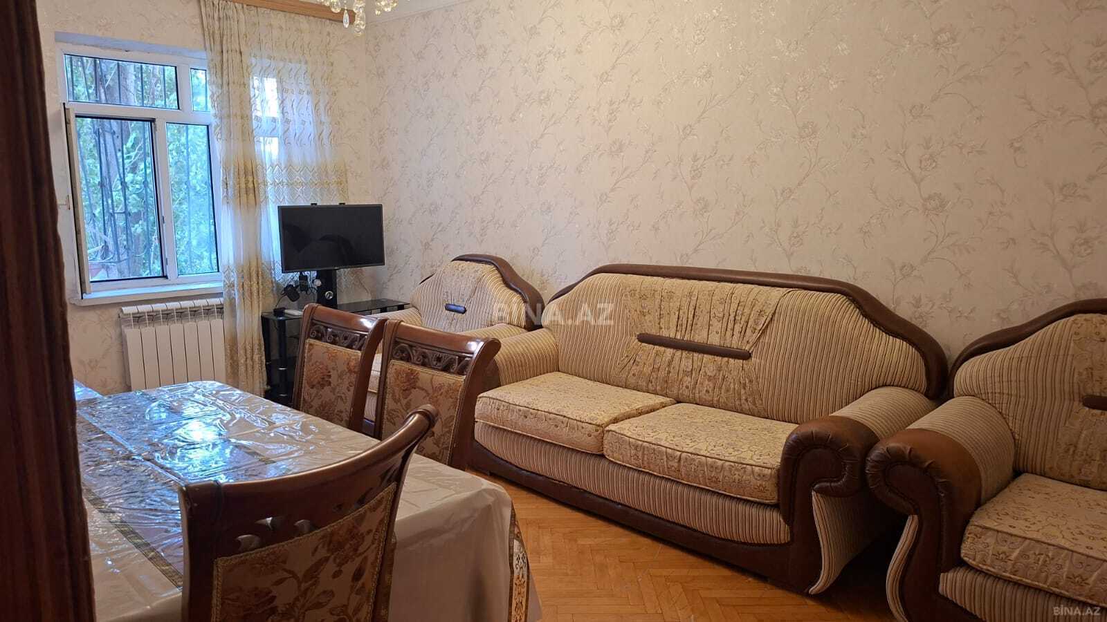 2 otaqlı köhnə tikili 60 m², Yeni Günəşli q. - əsas şəkil
