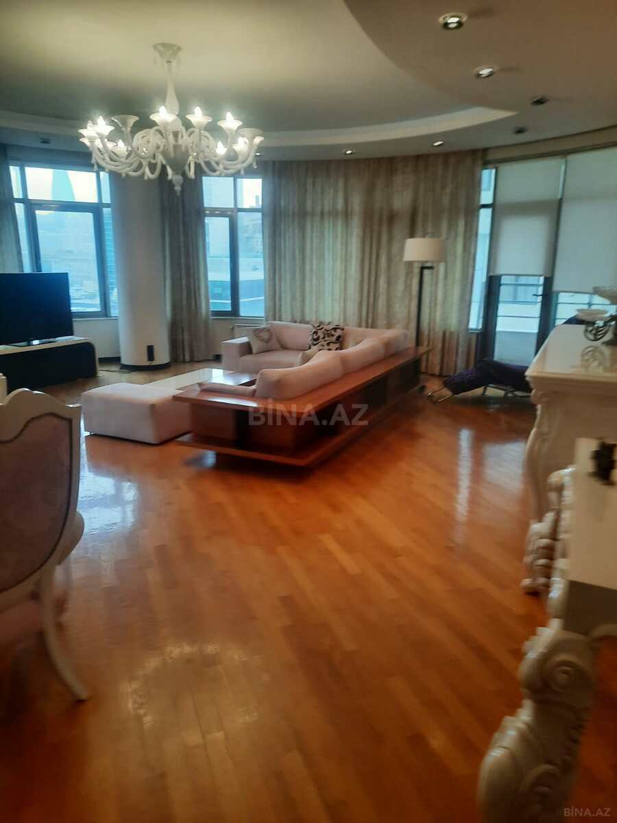 4 otaqlı yeni tikili 214 m², İçəri Şəhər m.