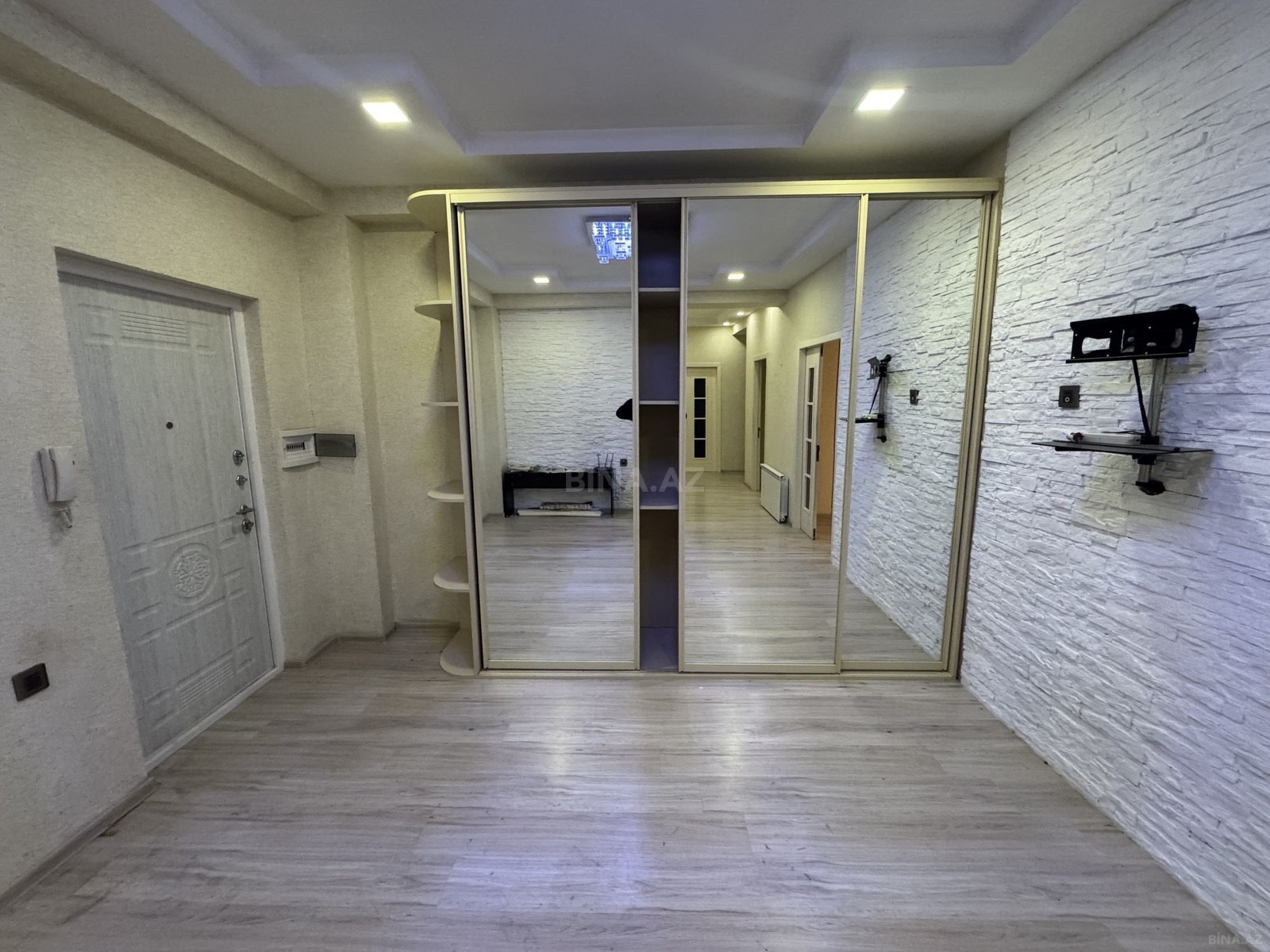 4 otaqlı yeni tikili 140 m², Yeni Yasamal q. - əsas şəkil