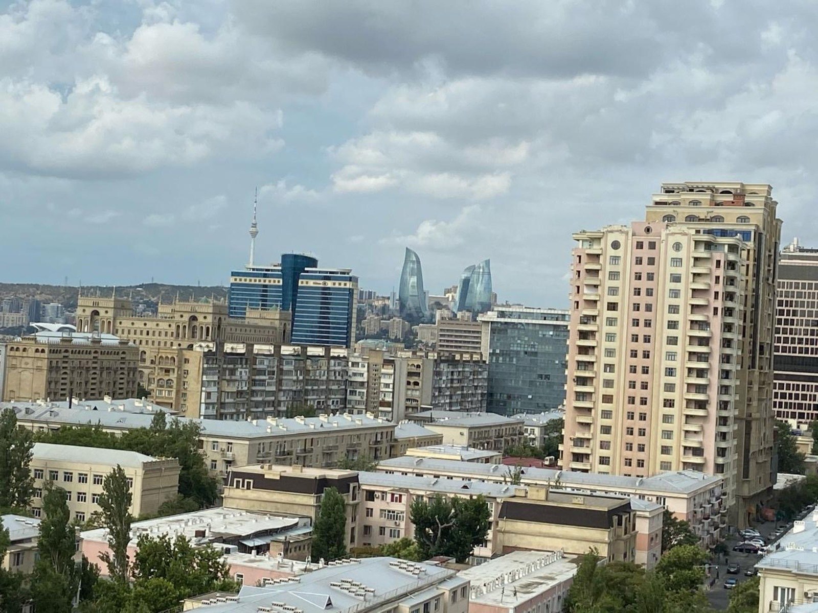 4 otaqlı yeni tikili 160 m², 28 May m.