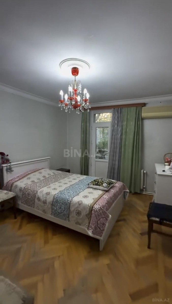 3 otaqlı köhnə tikili 73 m², Elmlər Akademiyası m. - şəkil 2