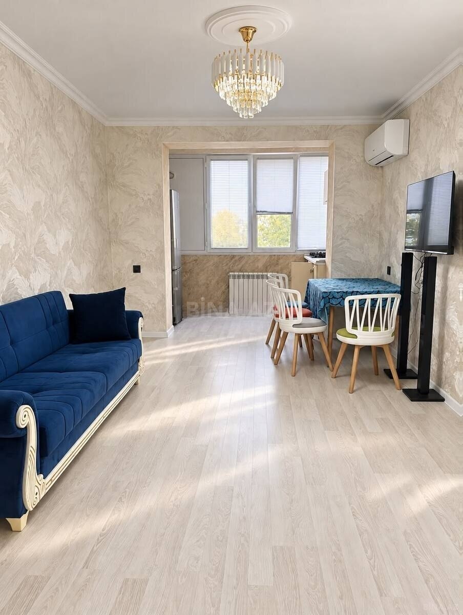 3 otaqlı köhnə tikili 60 m², İnşaatçılar m.