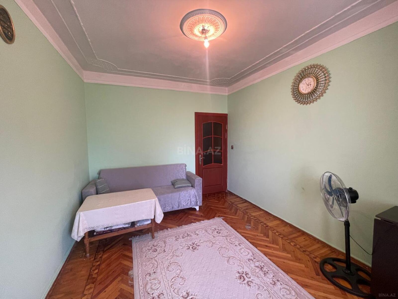 Satılır 2 otaqlı köhnə tikili 65 m², Şah İsmayıl Xətai m. - şəkil 2