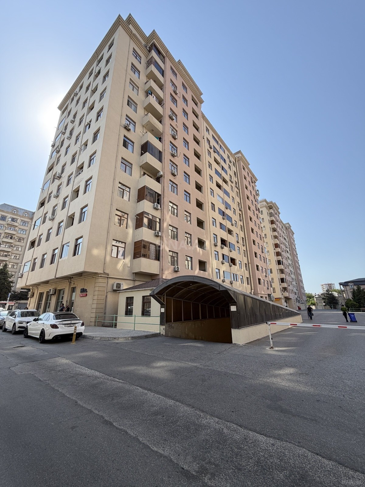 Satılır 3 otaqlı yeni tikili 100 m², Bakıxanov q. - şəkil 2
