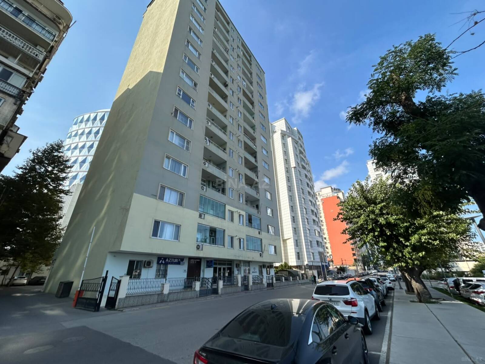 3 otaqlı köhnə tikili 81 m², Elmlər Akademiyası m. - əsas şəkil