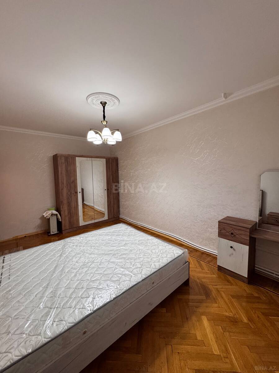 3 otaqlı köhnə tikili 80 m², Azadlıq Prospekti m.