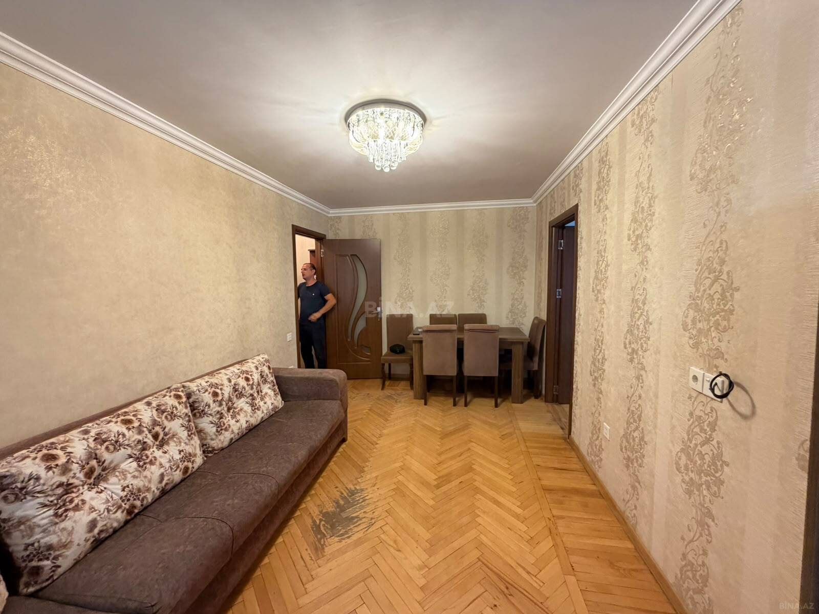 2 otaqlı köhnə tikili 55 m², Qara Qarayev m.