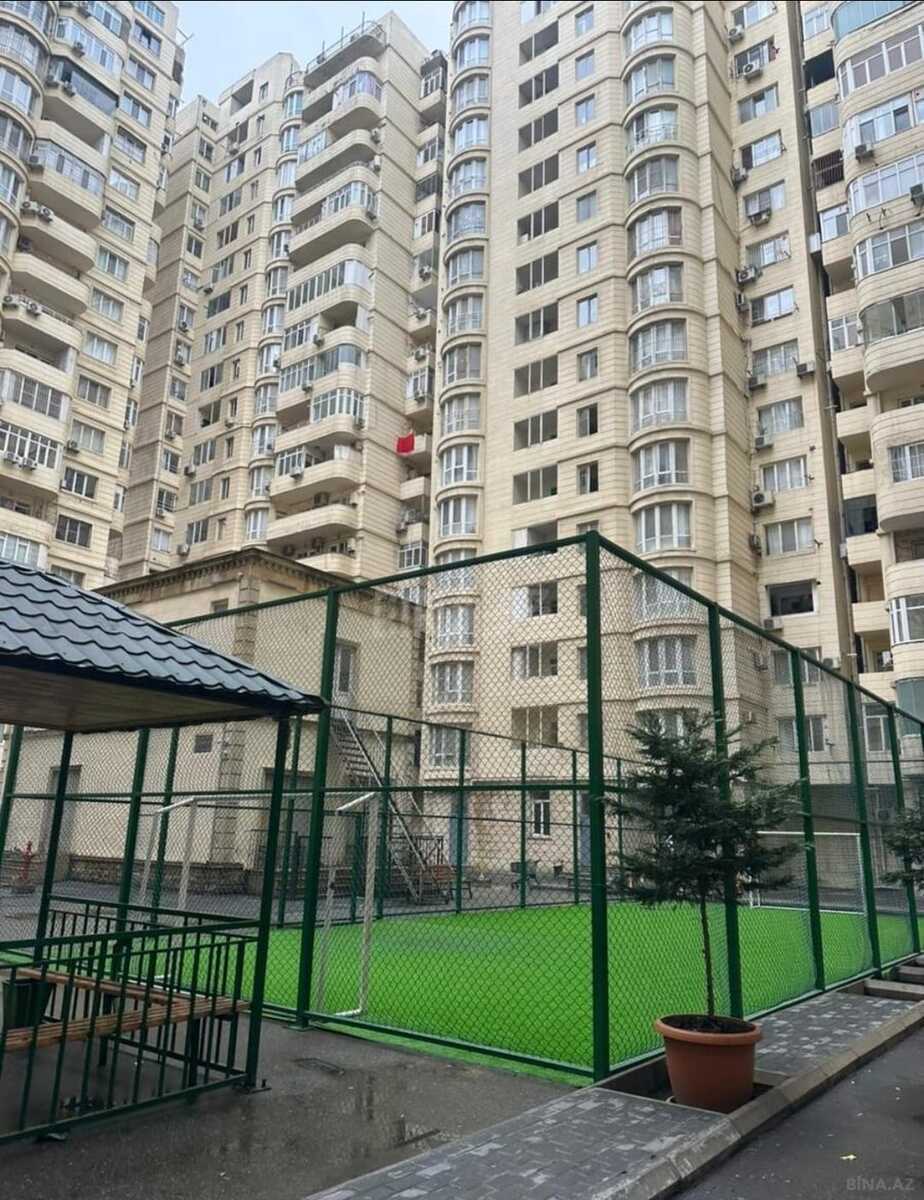 3 otaqlı yeni tikili 100 m², 8 Noyabr m.
