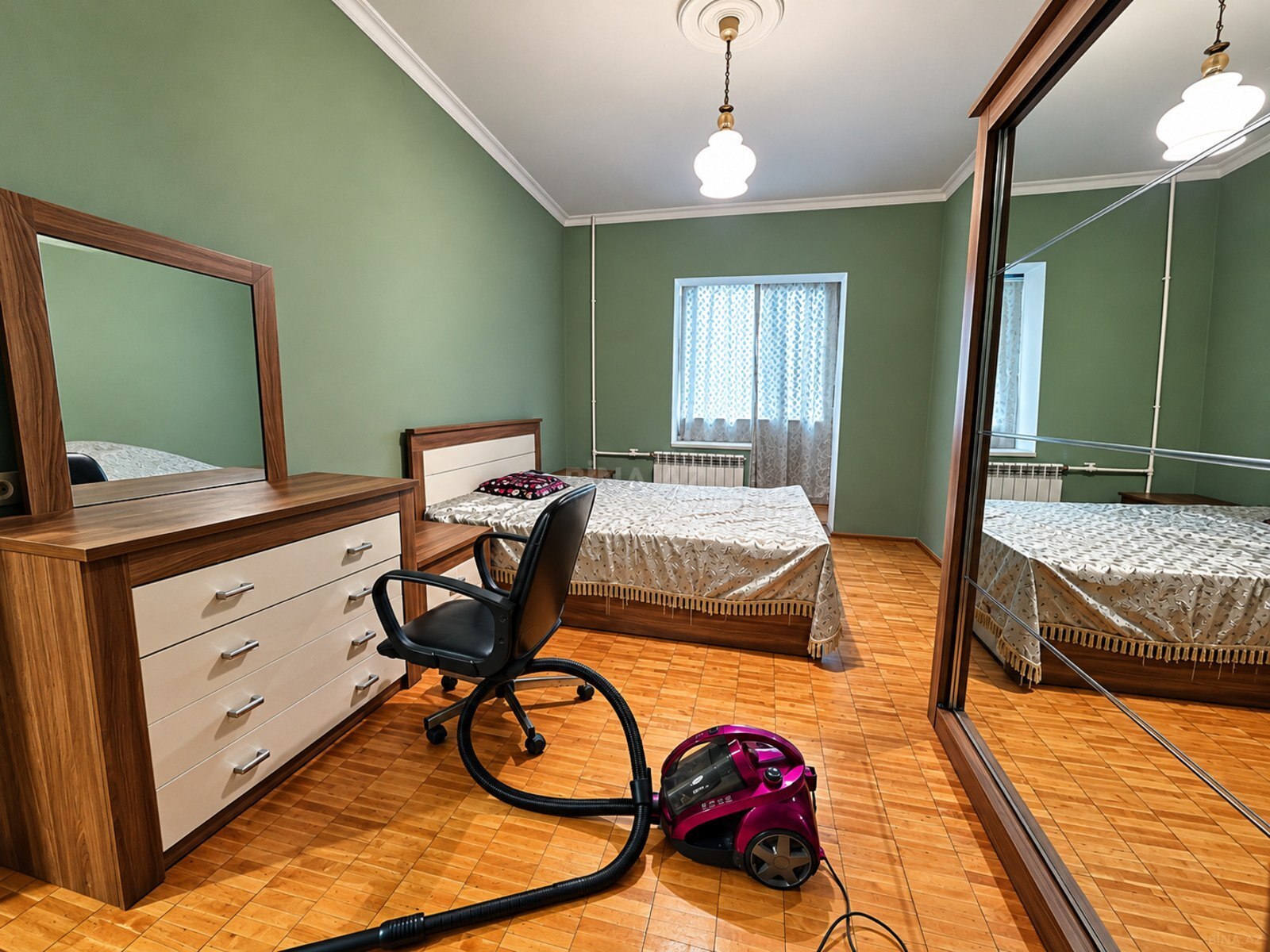 3 otaqlı köhnə tikili 120 m², Yeni Yasamal q.
