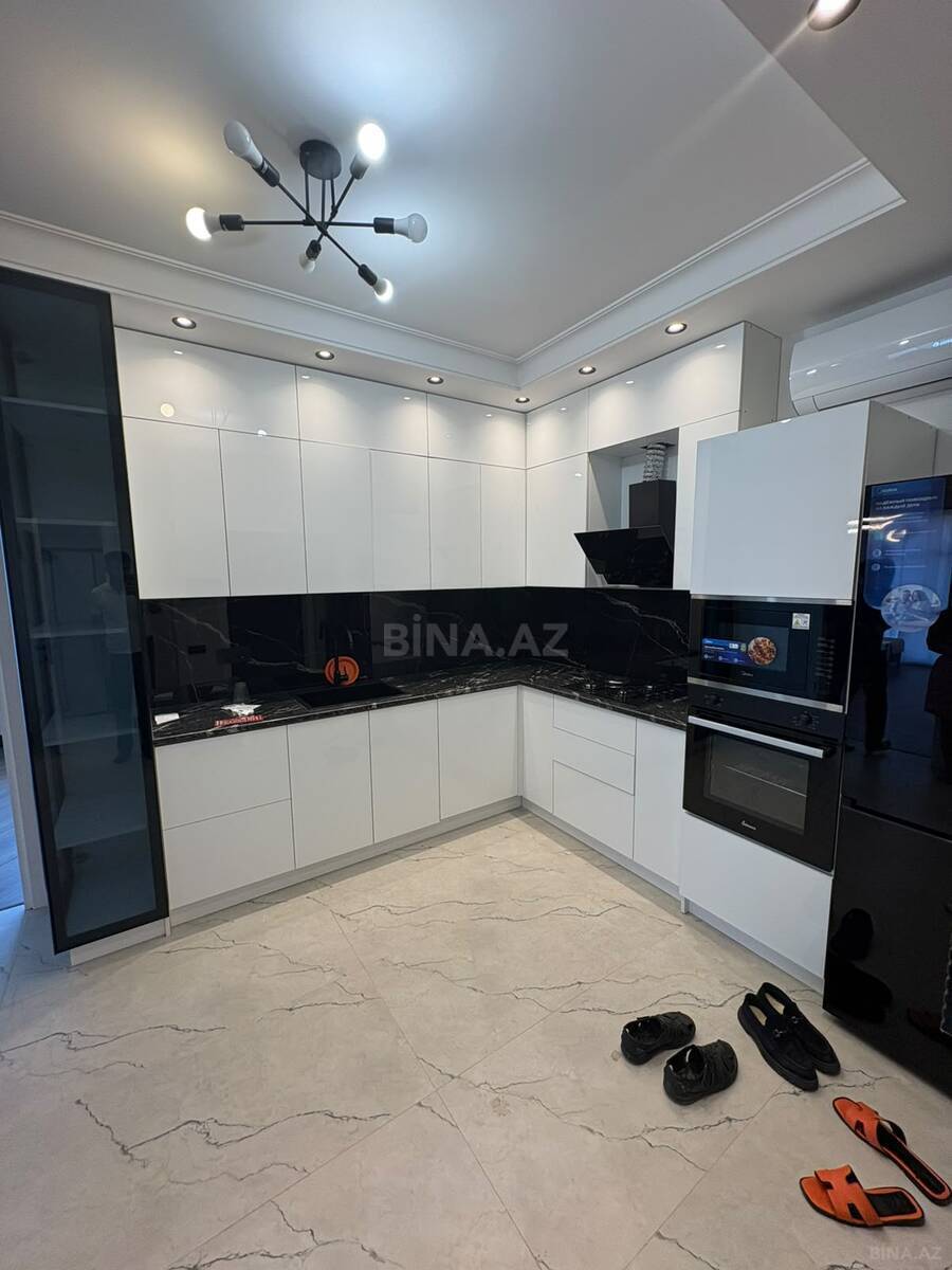 3 otaqlı yeni tikili 90 m², Bakıxanov q.