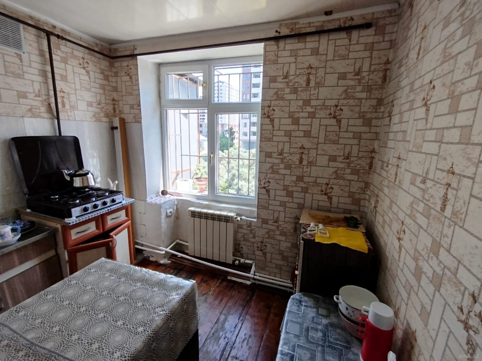 Satılır 2 otaqlı köhnə tikili 50 m², Nizami r. - əsas şəkil