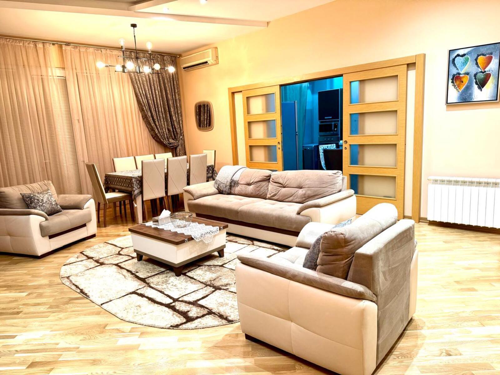3 otaqlı yeni tikili 130 m², 28 May m.