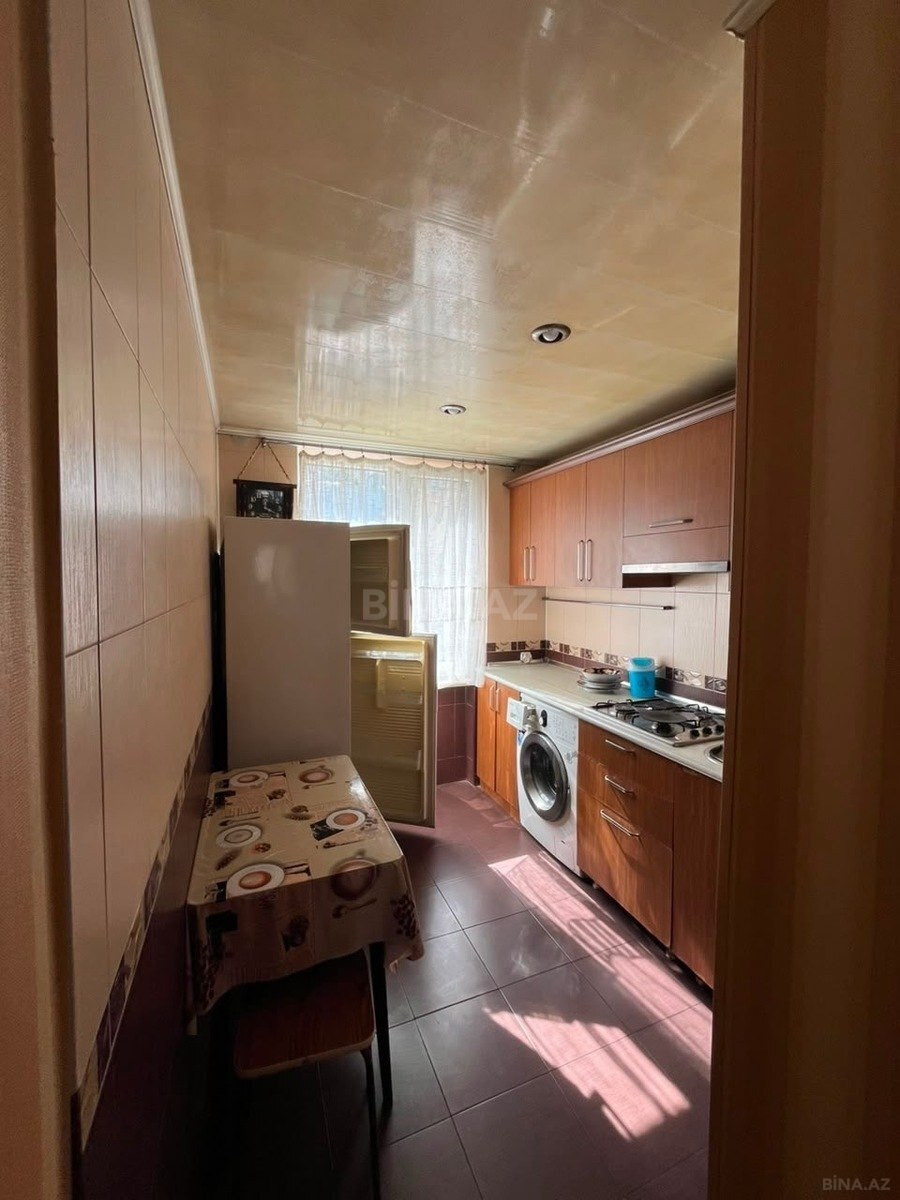 3 otaqlı köhnə tikili 99 m², Elmlər Akademiyası m.