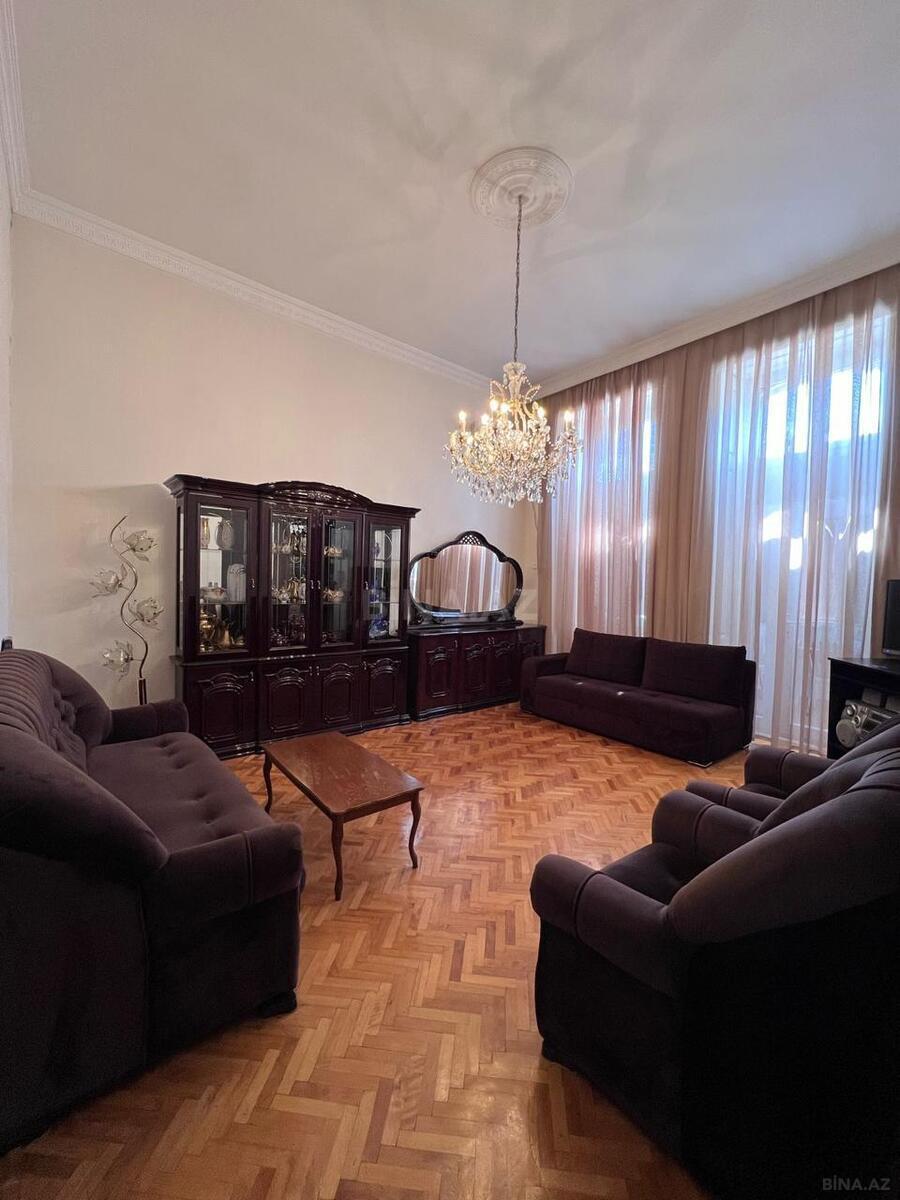 Satılır 3 otaqlı köhnə tikili 100 m², Sahil m.