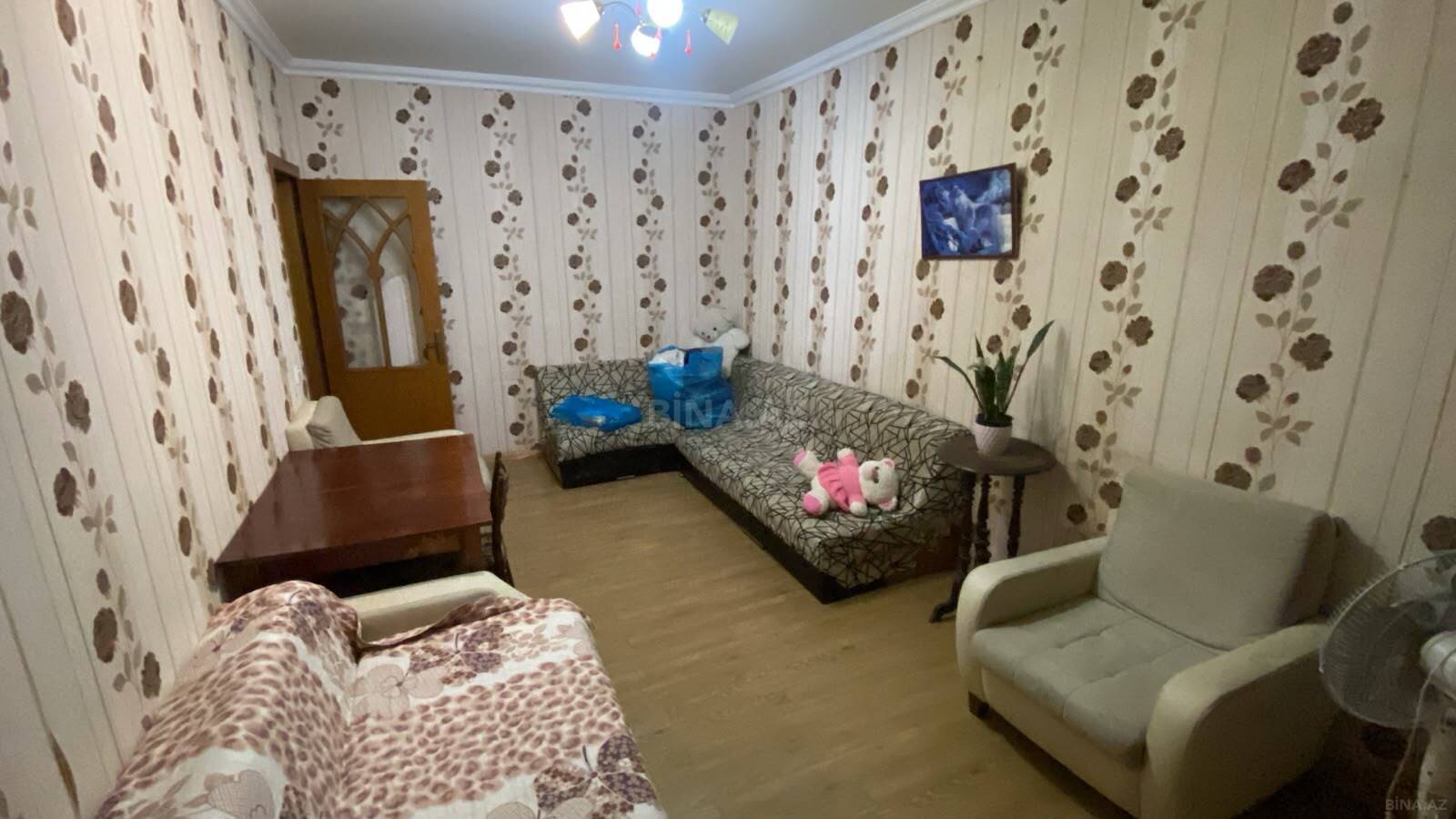 3 otaqlı köhnə tikili 82 m², Qaraçuxur q.