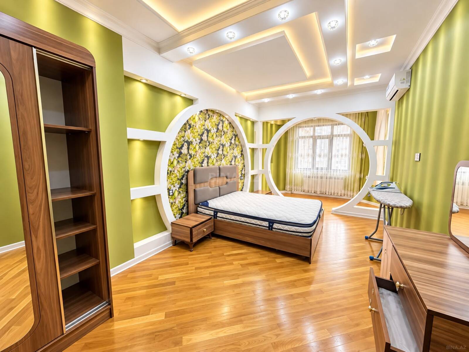 3 otaqlı yeni tikili 140 m², 8 Noyabr m.