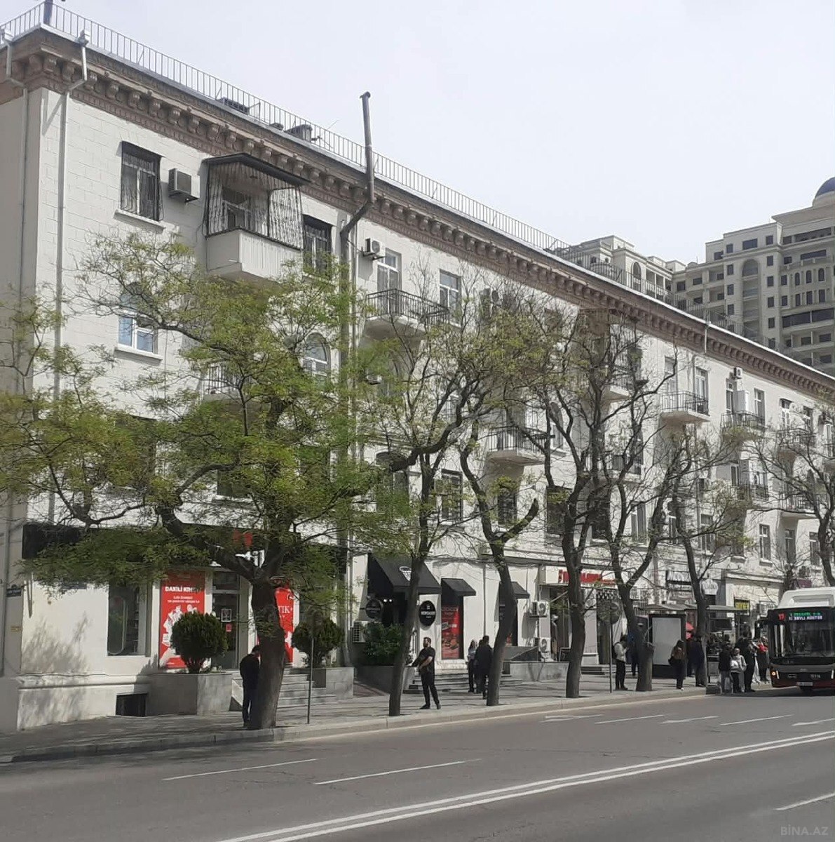 2 otaqlı köhnə tikili 60 m², Elmlər Akademiyası m.