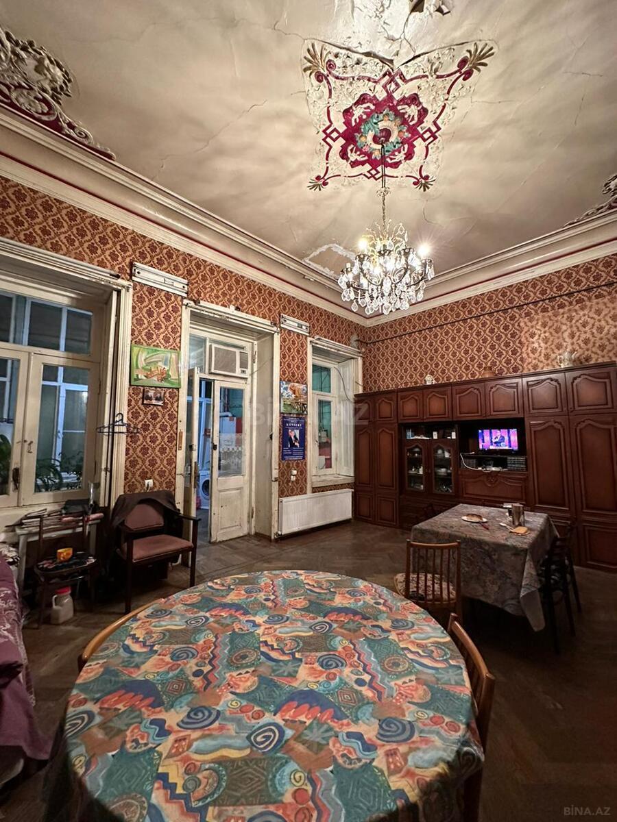 Satılır 4 otaqlı köhnə tikili 180 m², Sahil m. - əsas şəkil