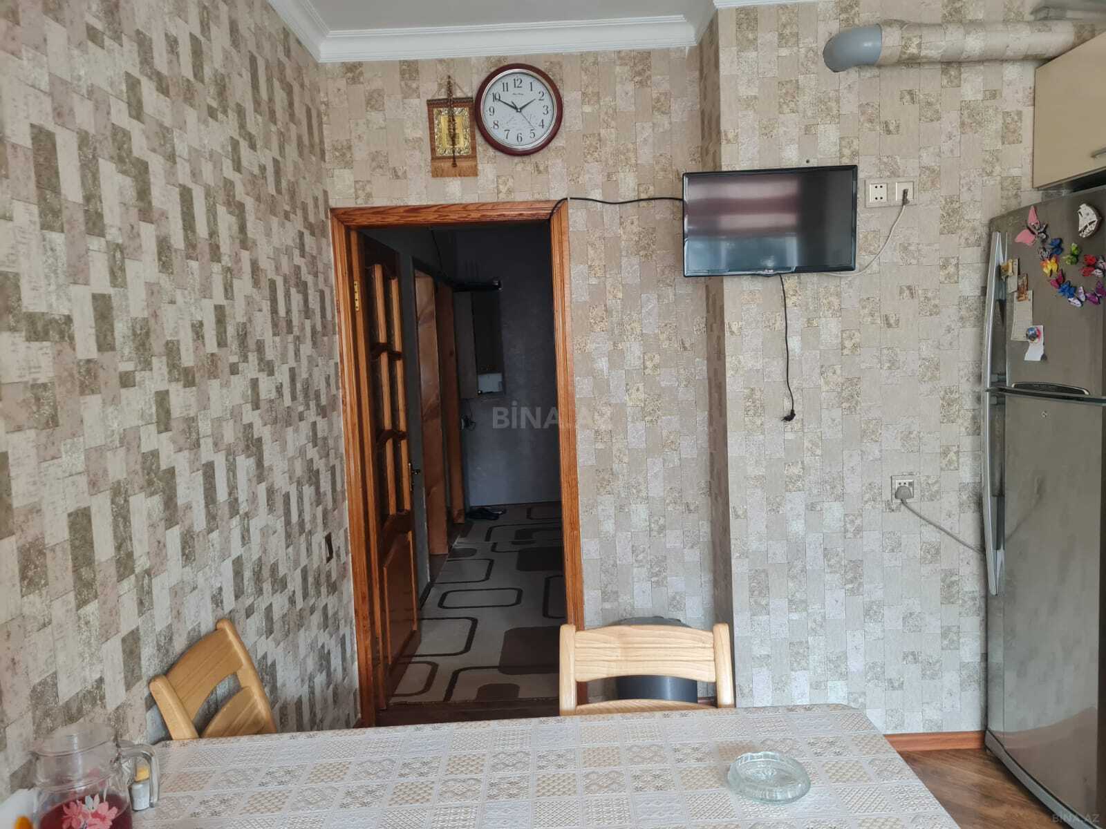 Satılır 4 otaqlı köhnə tikili 100 m², Əhmədli q. - əsas şəkil