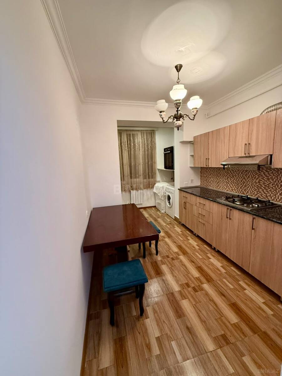 3 otaqlı köhnə tikili 100 m², 28 May m.