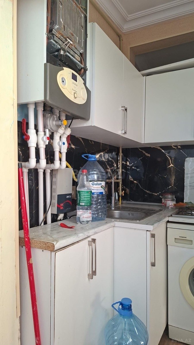 2 otaqlı köhnə tikili 40 m², Bayıl q.
