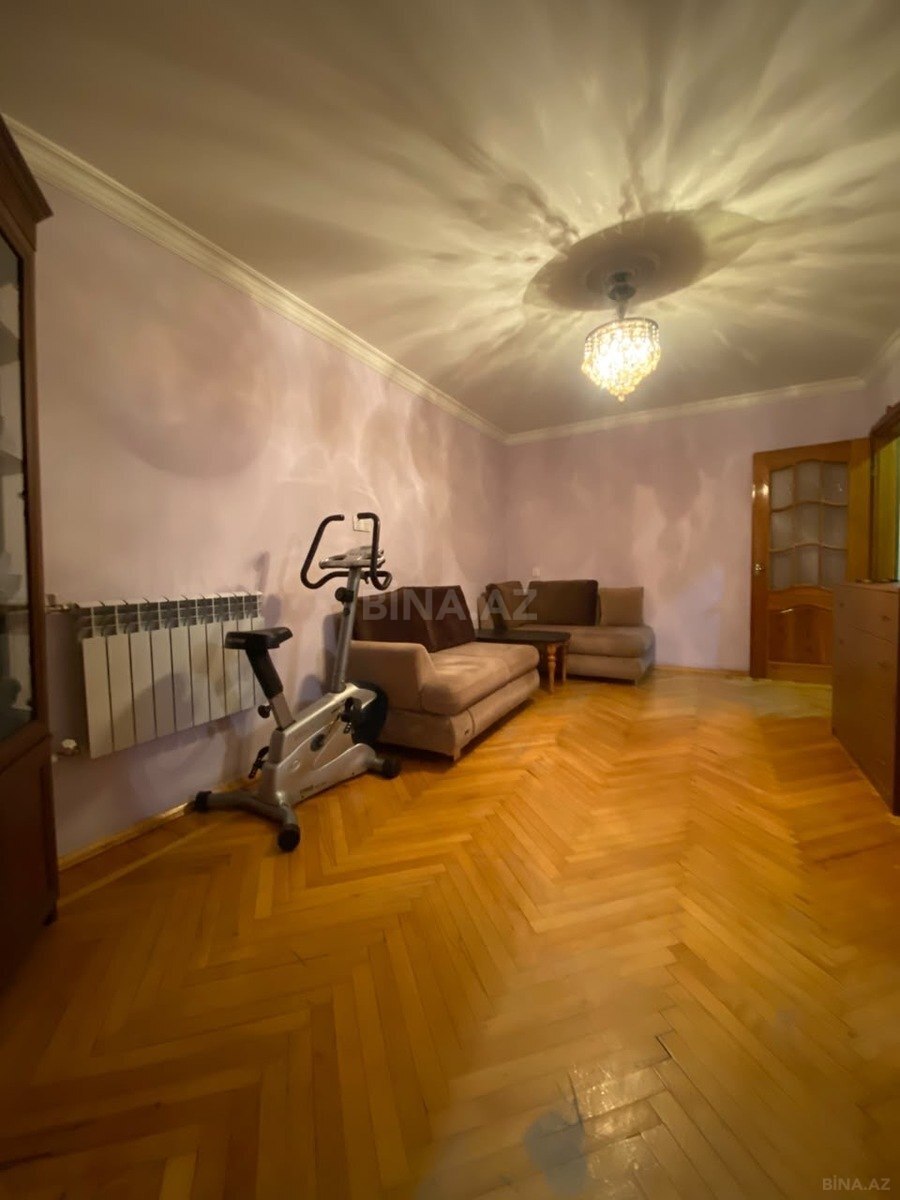 1 otaqlı köhnə tikili 42 m², Elmlər Akademiyası m.